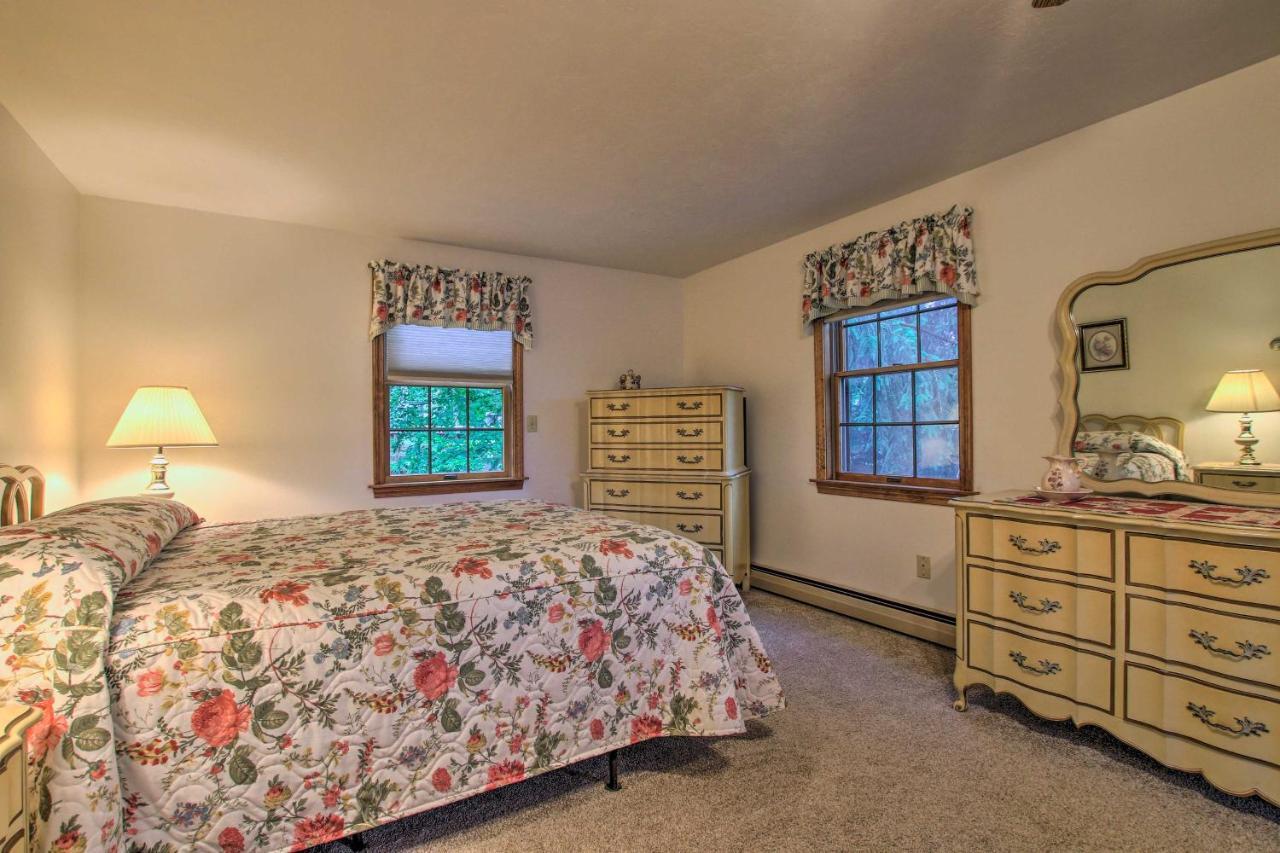 Waterfront New England House On Wickaboag Lake! West Brookfield 외부 사진