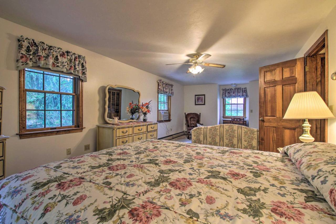 Waterfront New England House On Wickaboag Lake! West Brookfield 외부 사진